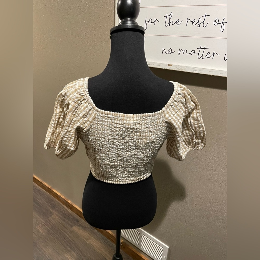 NWT- Super Cute Crop Top- Medium - Picture 5 of 9